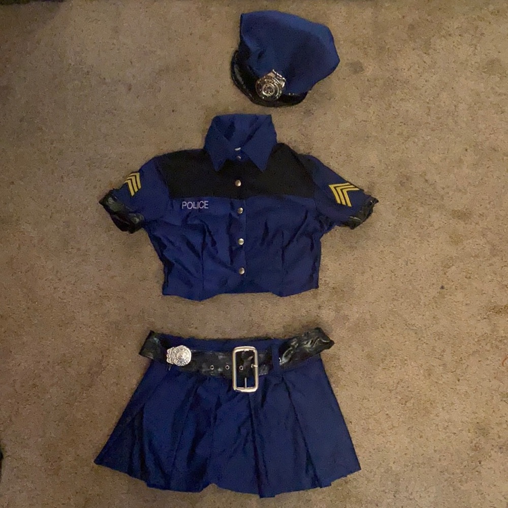 Woman’s Sexy Cop costume - Size Small